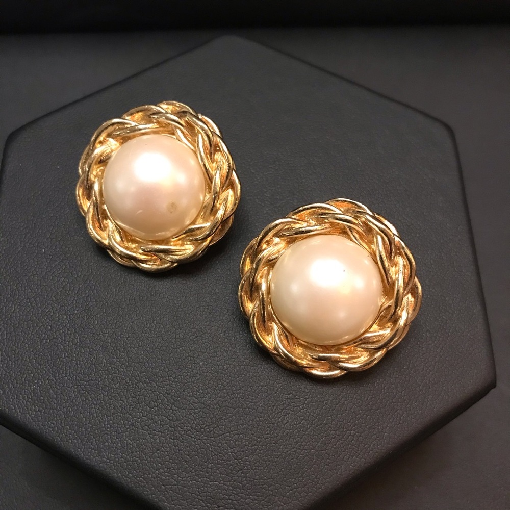 Vtg Earrings Circular Faux Pearl Goldtone